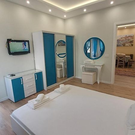 Апартамент Pink & Blue - 2Bdr With Balcony - Wi-Fi Varna Exteriör bild