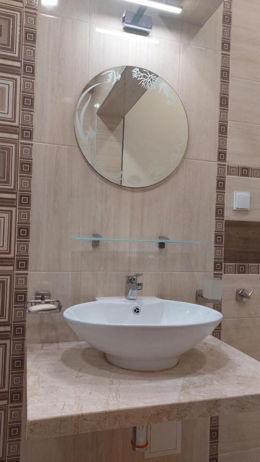 Апартамент Pink & Blue - 2Bdr With Balcony - Wi-Fi Varna Exteriör bild