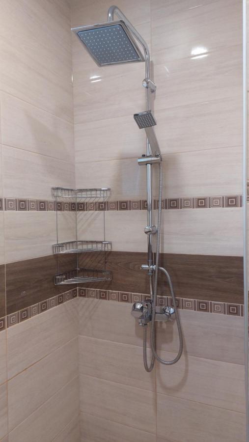 Апартамент Pink & Blue - 2Bdr With Balcony - Wi-Fi Varna Exteriör bild