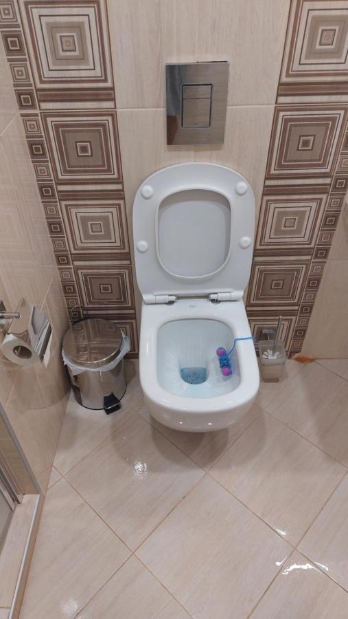 Апартамент Pink & Blue - 2Bdr With Balcony - Wi-Fi Varna Exteriör bild