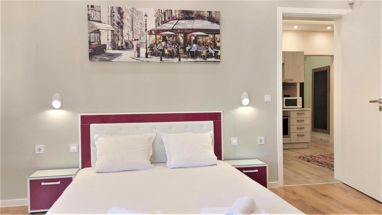 Апартамент Pink & Blue - 2Bdr With Balcony - Wi-Fi Varna Exteriör bild