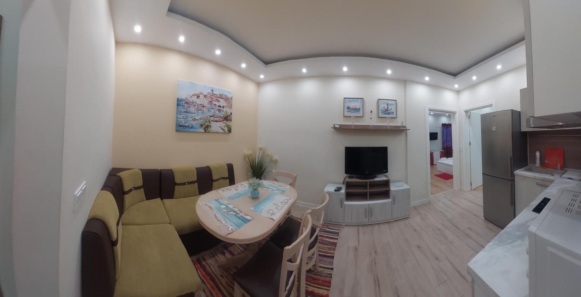 Апартамент Pink & Blue - 2Bdr With Balcony - Wi-Fi Varna Exteriör bild