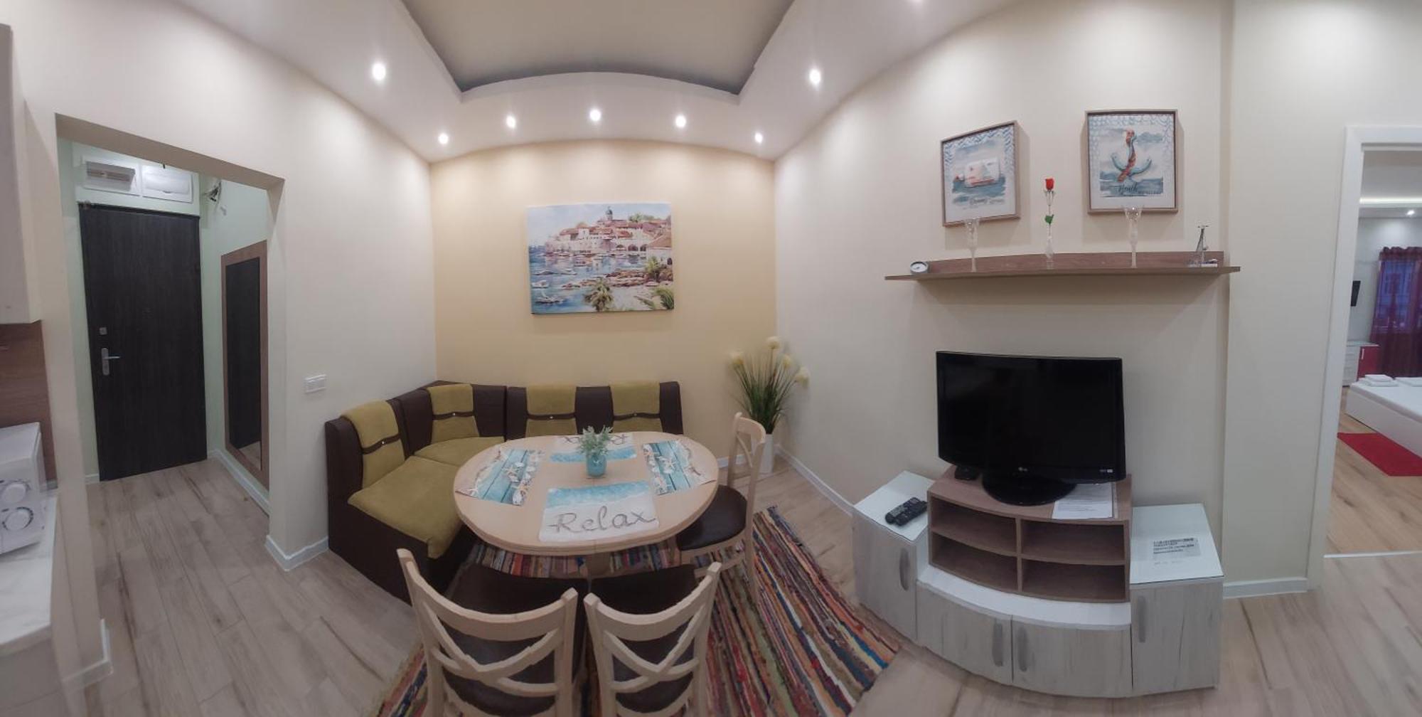 Апартамент Pink & Blue - 2Bdr With Balcony - Wi-Fi Varna Exteriör bild