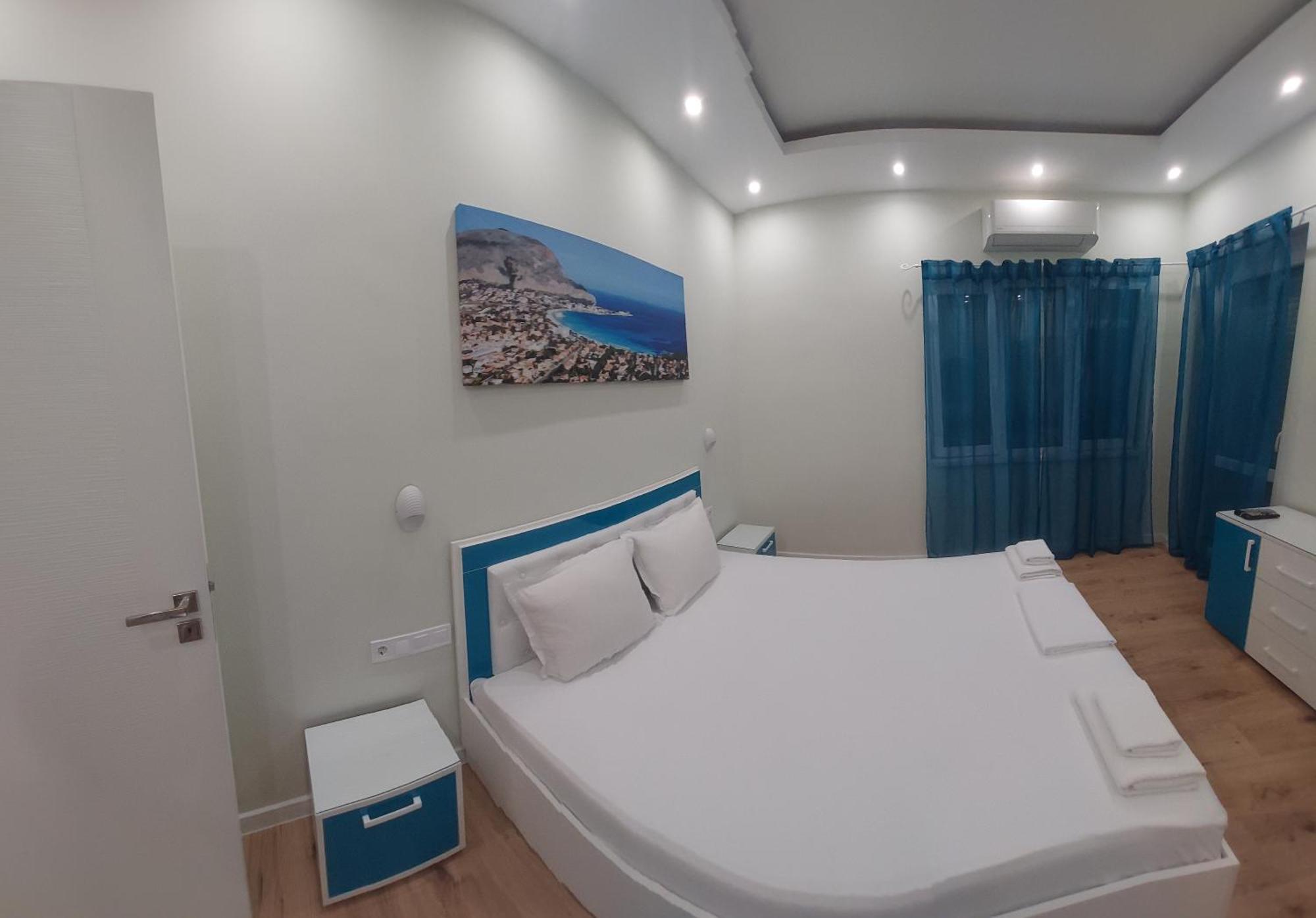 Апартамент Pink & Blue - 2Bdr With Balcony - Wi-Fi Varna Exteriör bild
