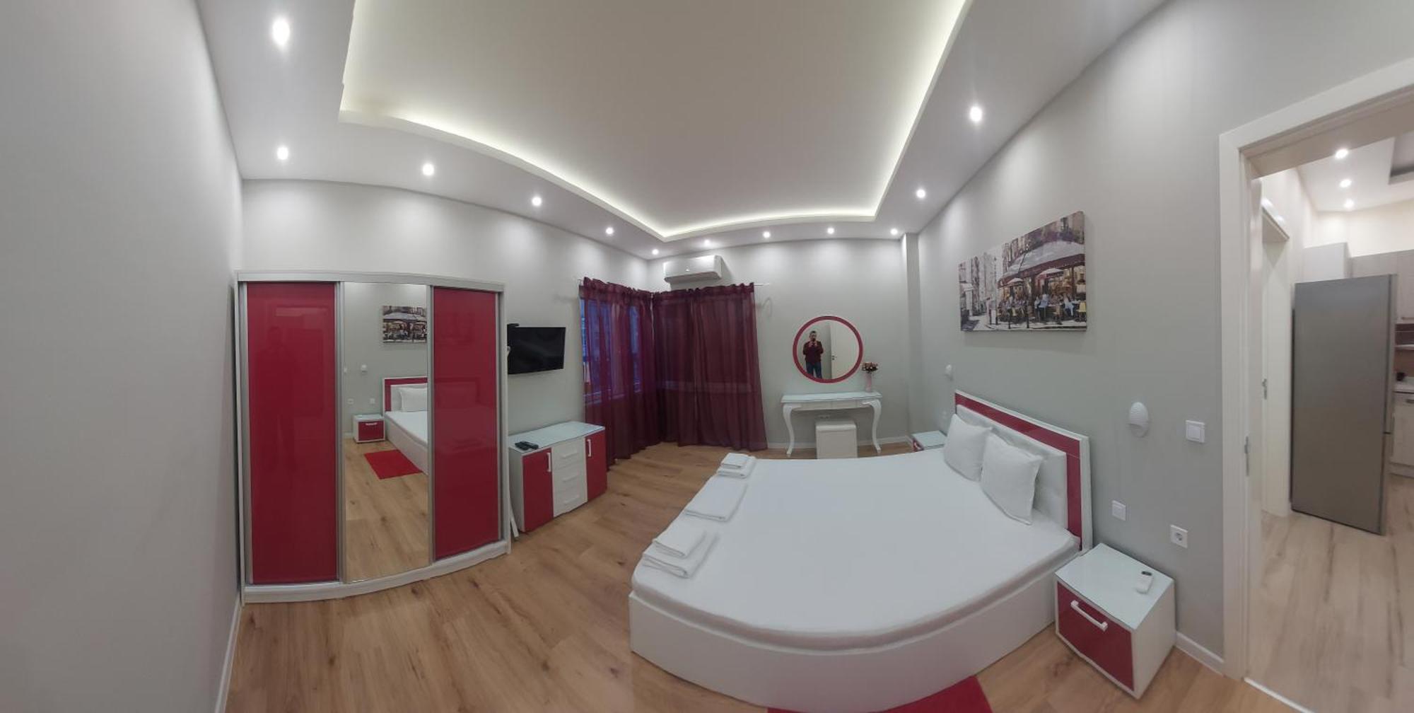 Апартамент Pink & Blue - 2Bdr With Balcony - Wi-Fi Varna Exteriör bild