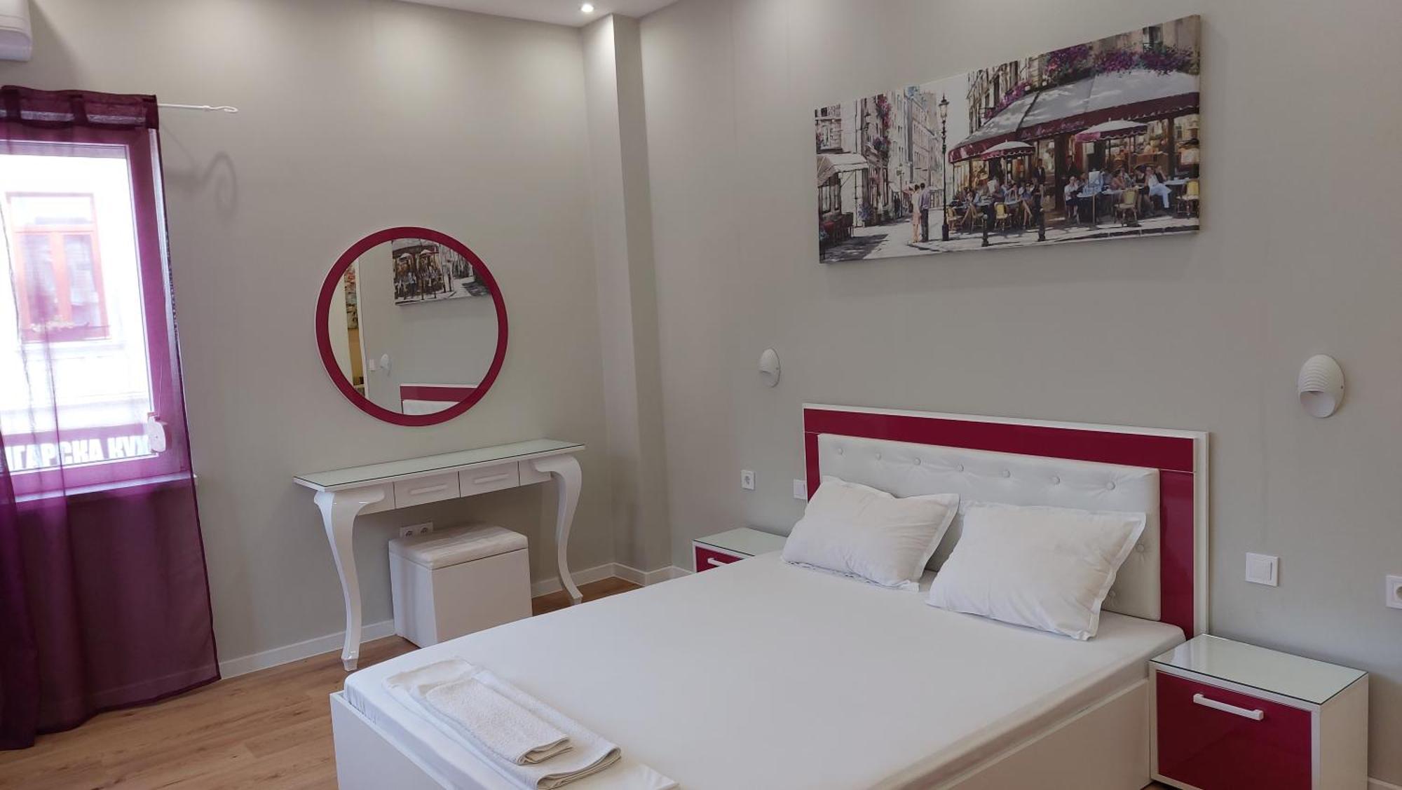 Апартамент Pink & Blue - 2Bdr With Balcony - Wi-Fi Varna Exteriör bild
