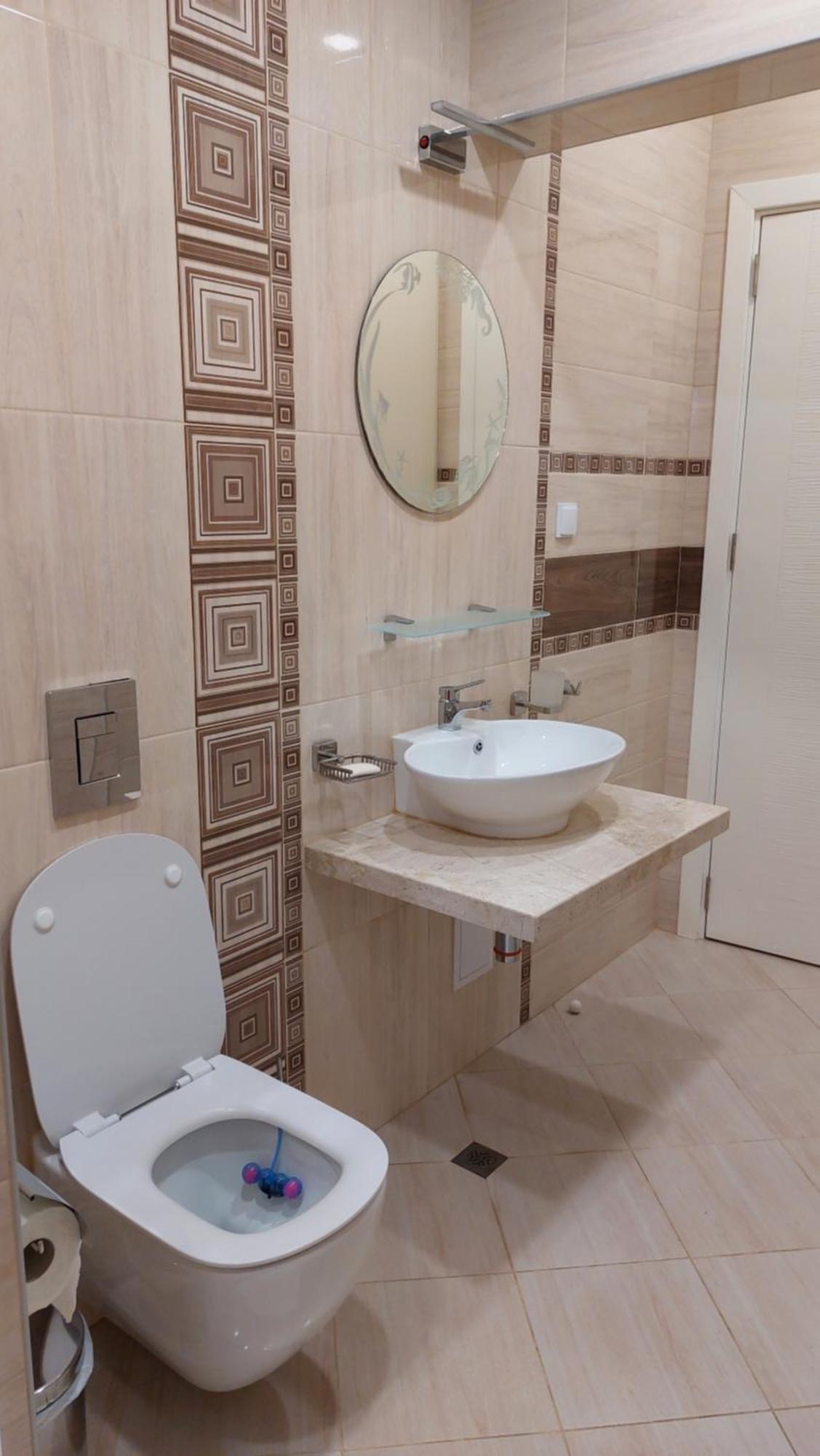 Апартамент Pink & Blue - 2Bdr With Balcony - Wi-Fi Varna Exteriör bild